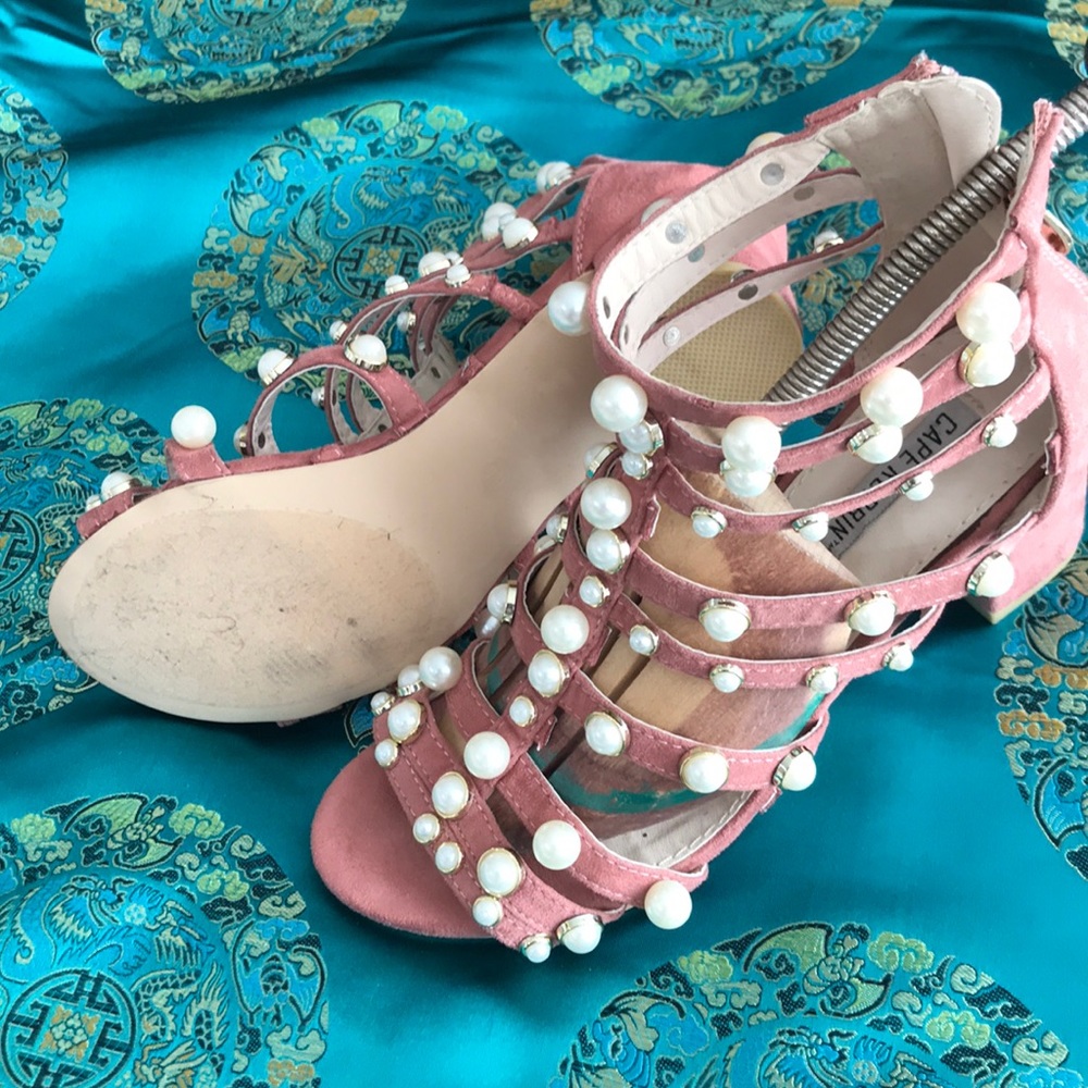 Pink and pearl sandals👗👗👗👗👗👗